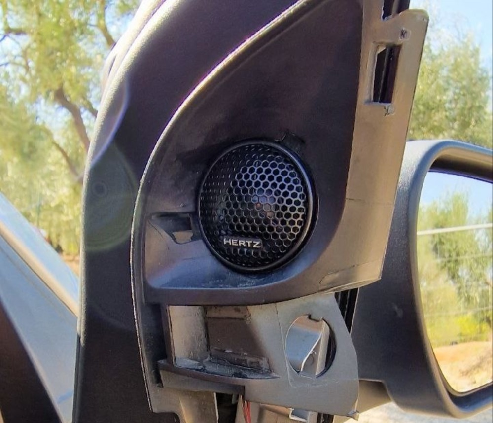 Ford Focus MK2 tweeter yuvası - Hertz Alpine