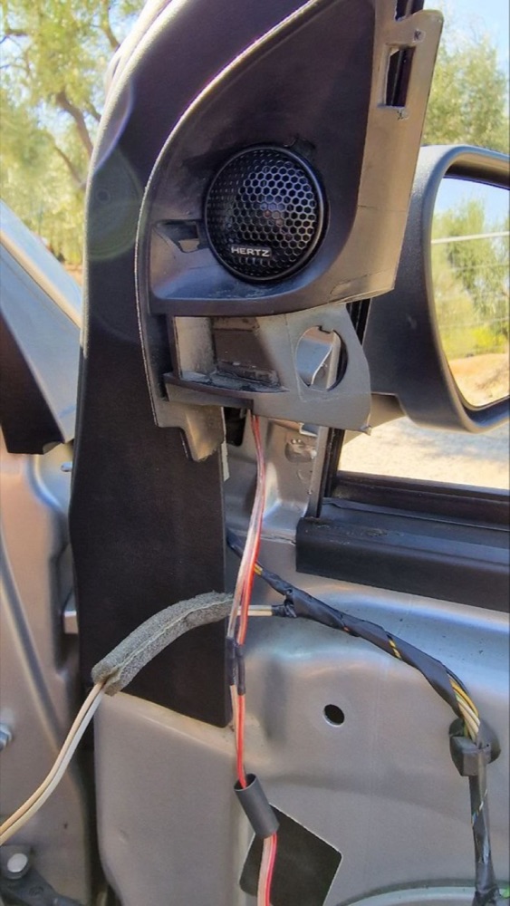 Ford Focus MK2 tweeter yuvası - Hertz Alpine görsel 2