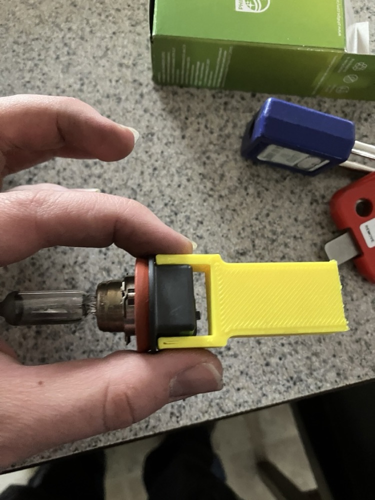 Ford Fusion Alçak Işık Değişim Aracı