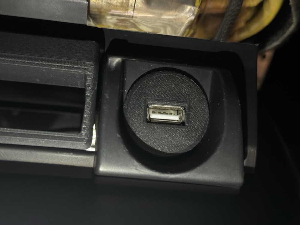 Subaru Impreza Çakmak Yuvası USB Paneli (2002-2004)