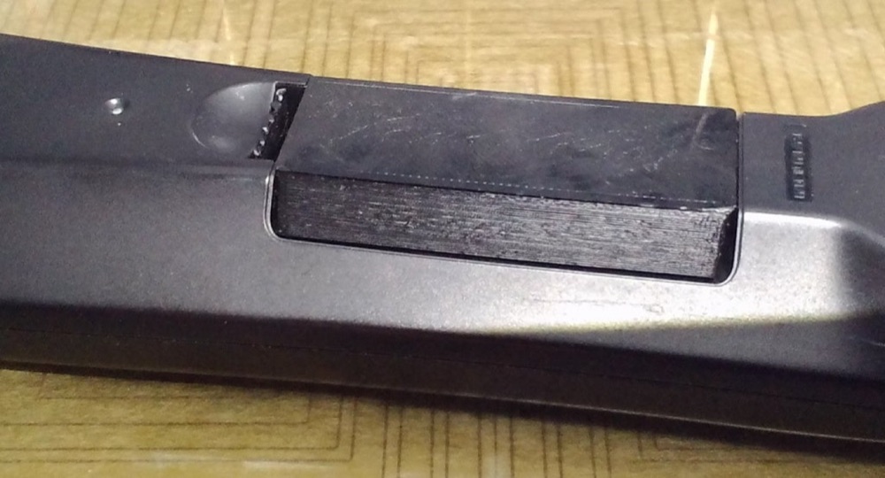 Yamaha MCX-1000 Kumanda Pil Kapağı görsel 2