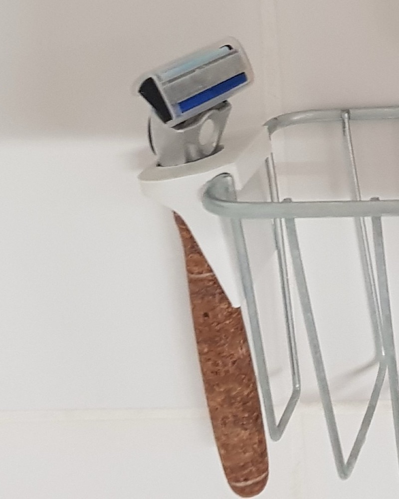 Tel Duş Sepetine Takılan Tıraş Bıçağı Askısı (Bir ve İki Delikli Sürüm)