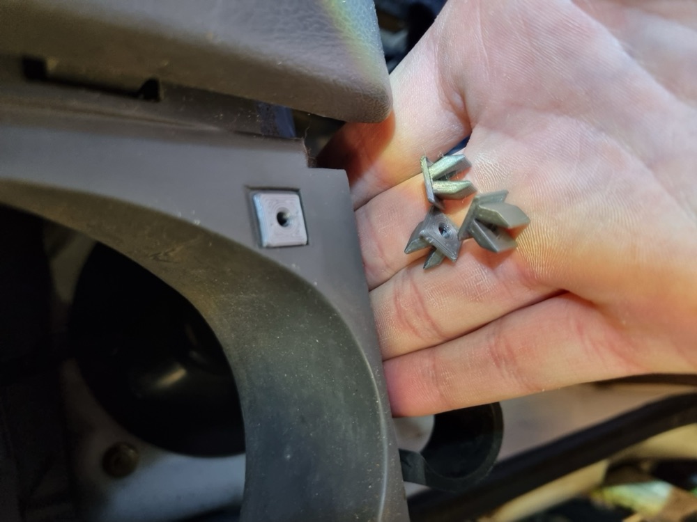 Subaru Sambar Hoparlör Vida Klipsi