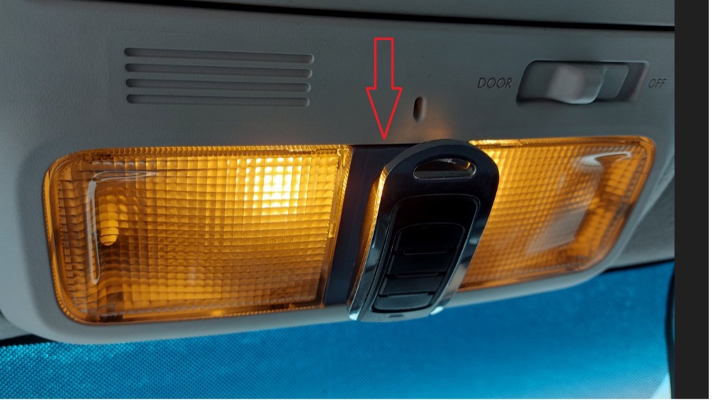 Subaru Forester (SH) Tavan Lambası Orta Kapağı
