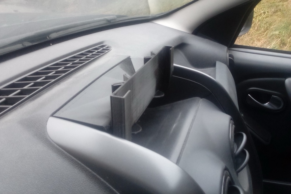 Dacia Duster tablet tutucu
