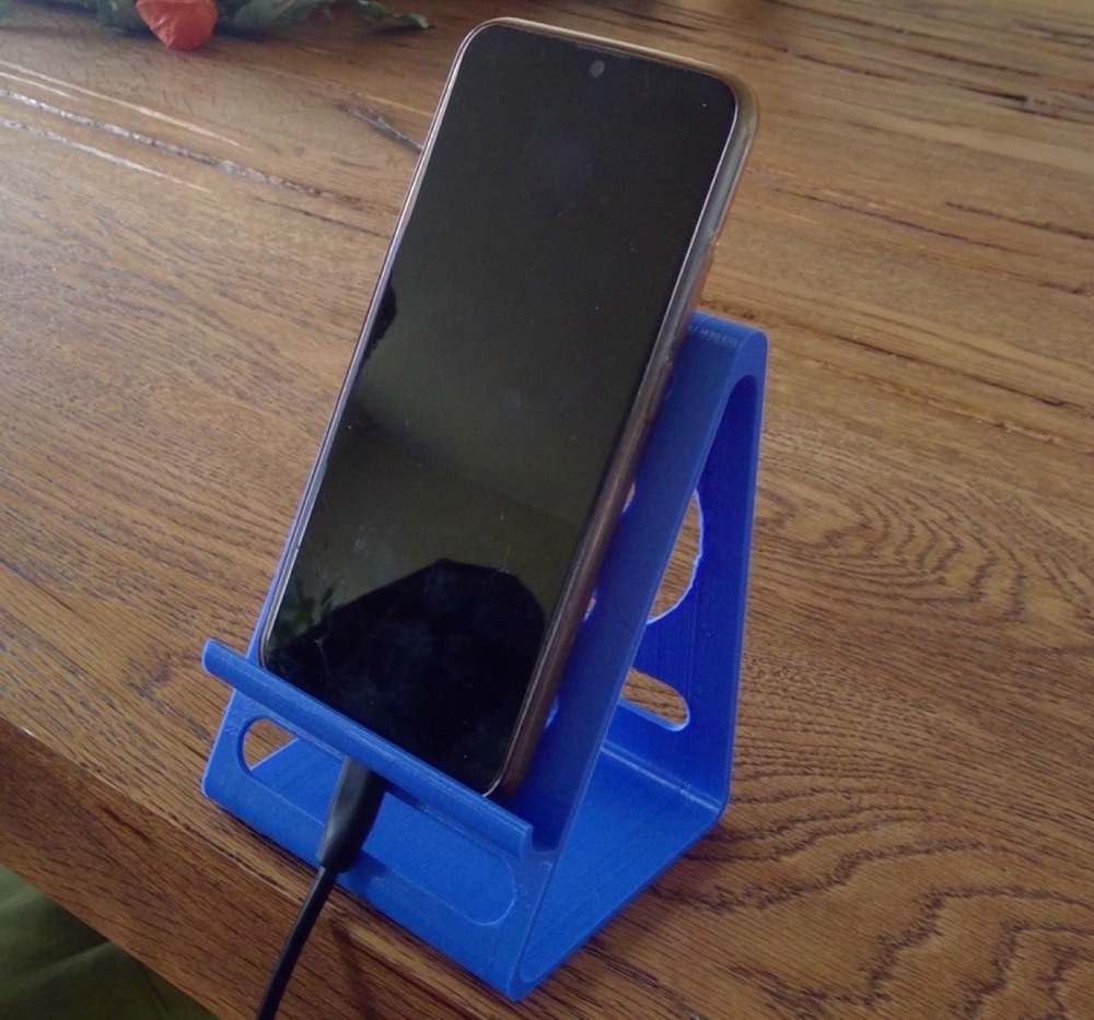 Telefon ve Tablet Standı (Şarj Kablosu Geçişli)