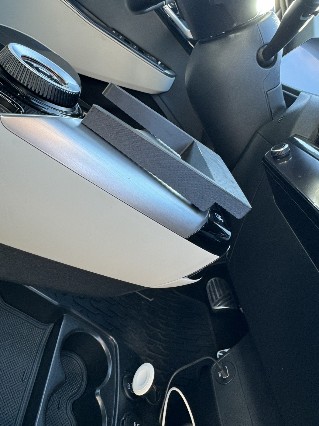 Kia EV6 Kablosuz Şarj Hizalama Yardımcısı görsel 6