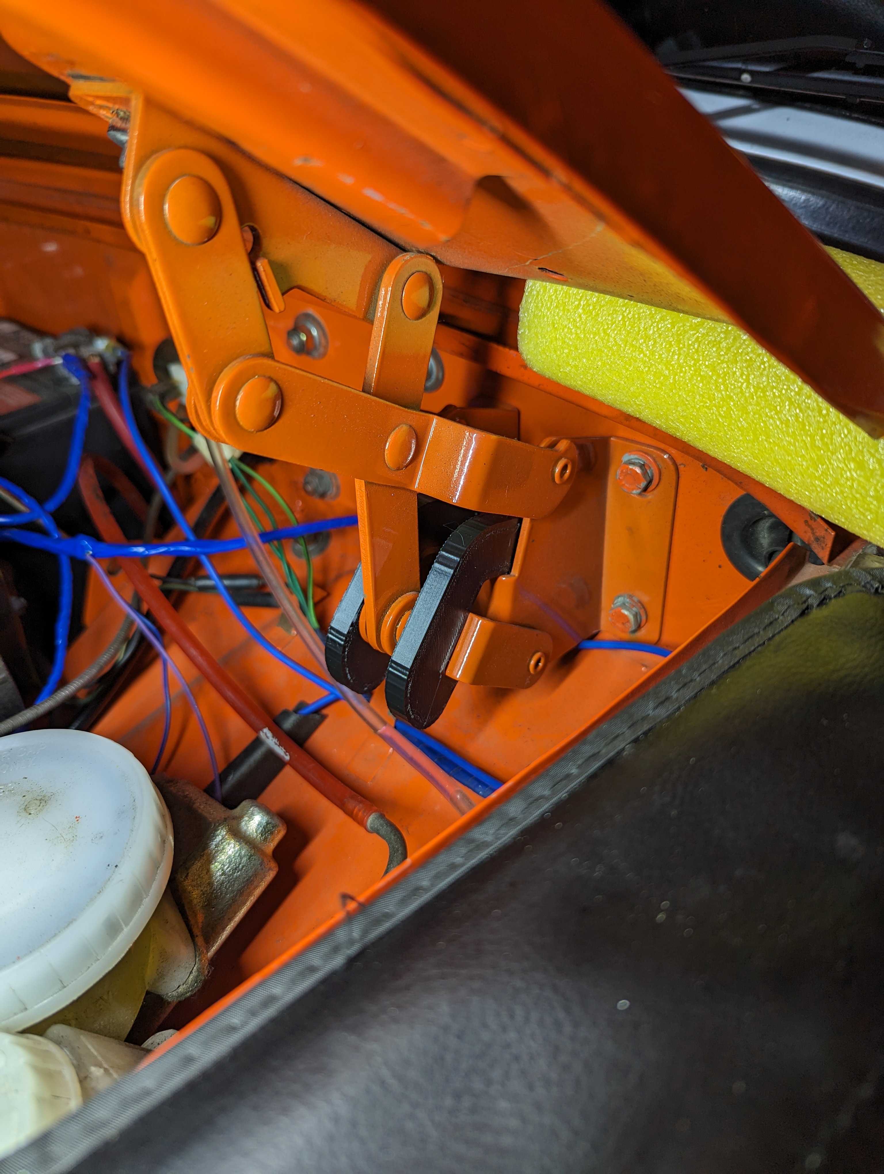 MG Midget Kaput Tutucu Klipleri görsel 2