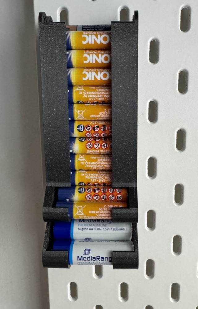 IKEA Skadis AA ve AAA Pil Tutucu ve Dağıtıcı görsel 3