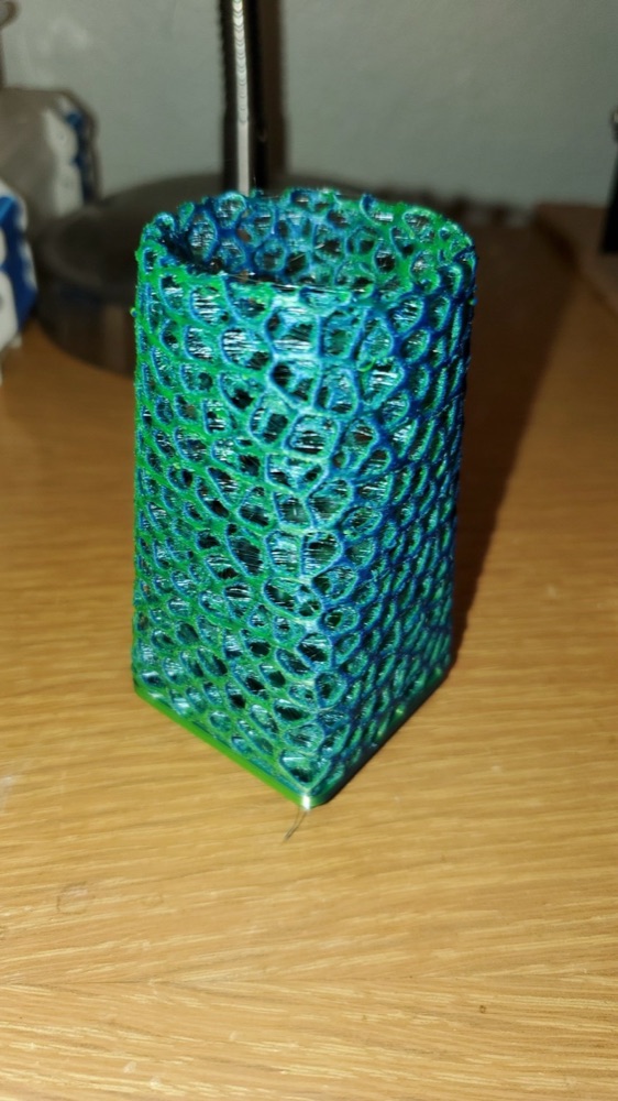 Voronoi Desenli Kalemlik (Gridfinity 1×1 Tabanlı) görsel 2