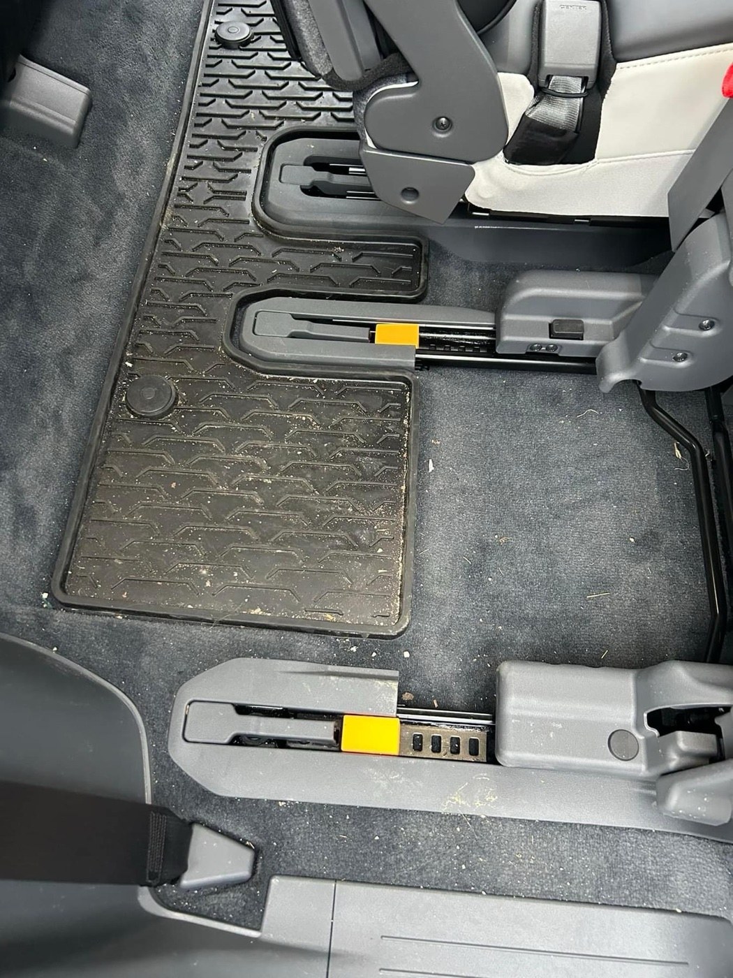 Kia EV9 2. Sıra Koltuk Sabitleyici görsel 4