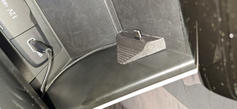 Hyundai Tucson Telefon Gözü USB-C Kablo Tutucusu