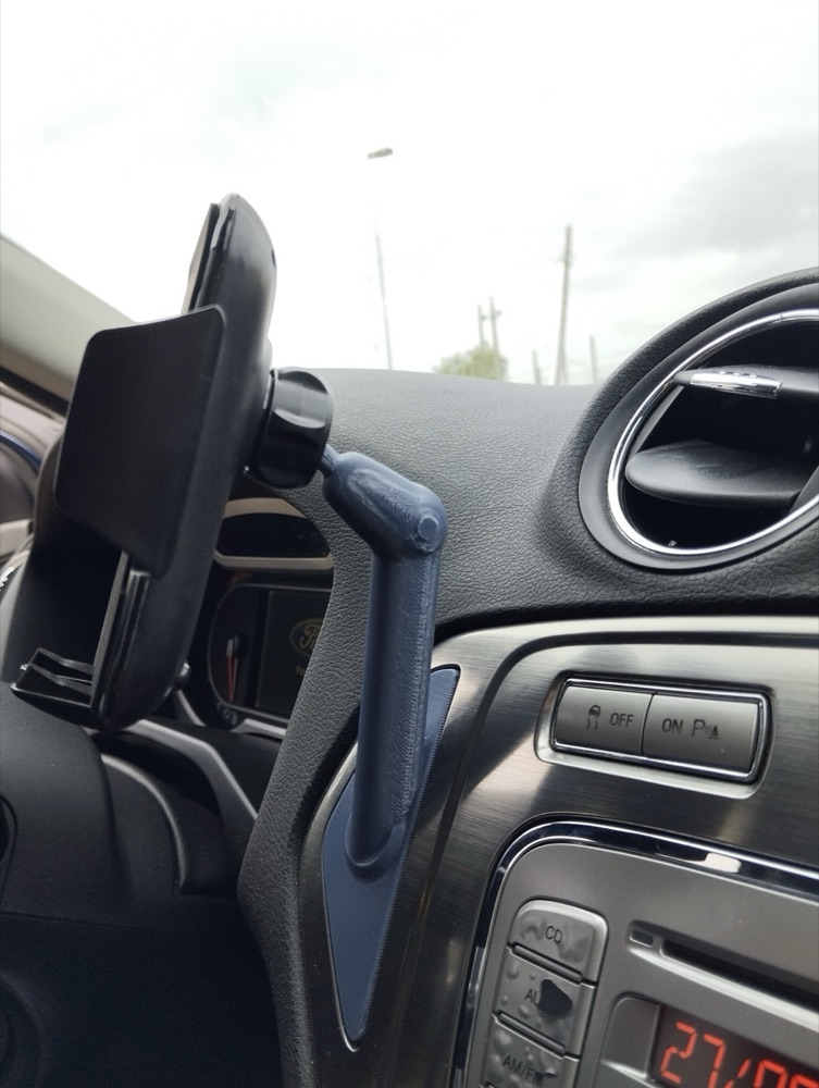Ford Mondeo MK4 telefon tutucu