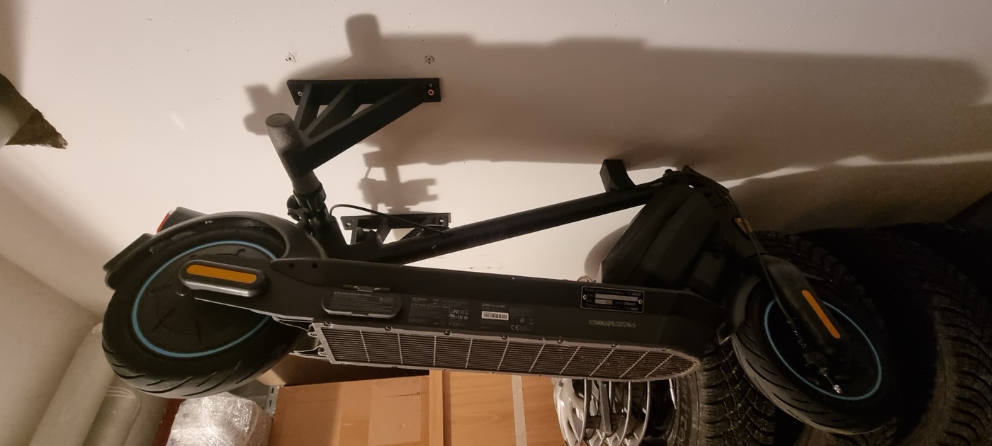 Segway Ninebot G30D Duvar Askısı görsel 1