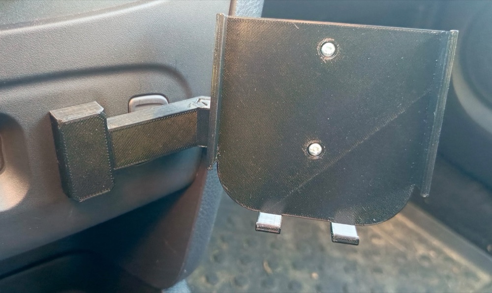 Dacia Sandero telefon tutucu
