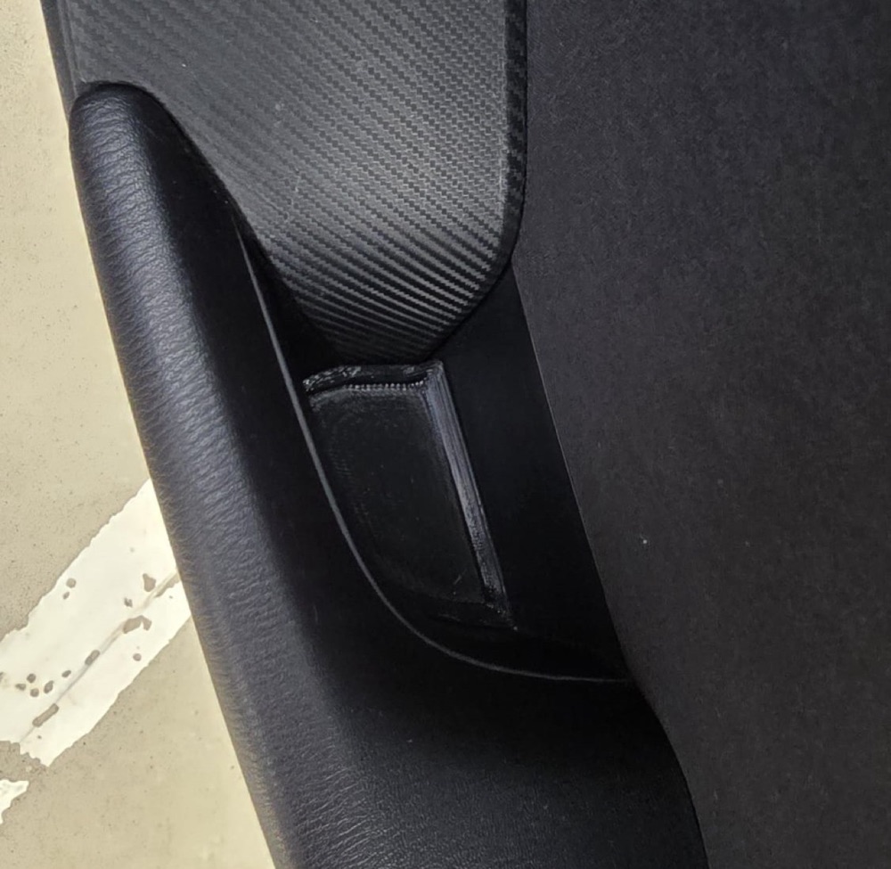 Mazda 3 Hatchback Arka Kapı Lastik Tamponu