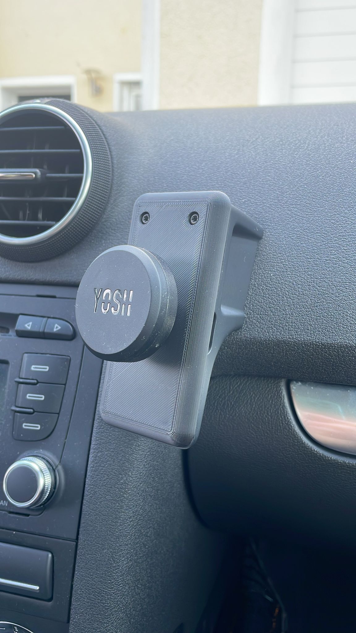 Audi A3 Telefon Tutucusu (Manyetik Ped Uyumlu)