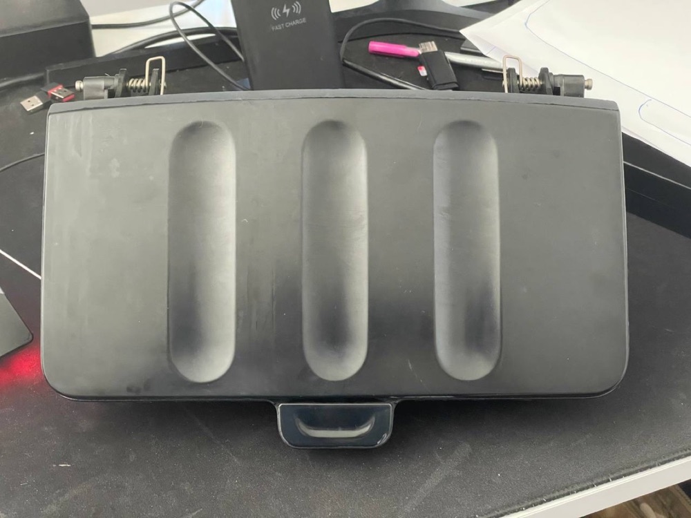 Ford Fusion Kaput Üstü Tablet Tutucu