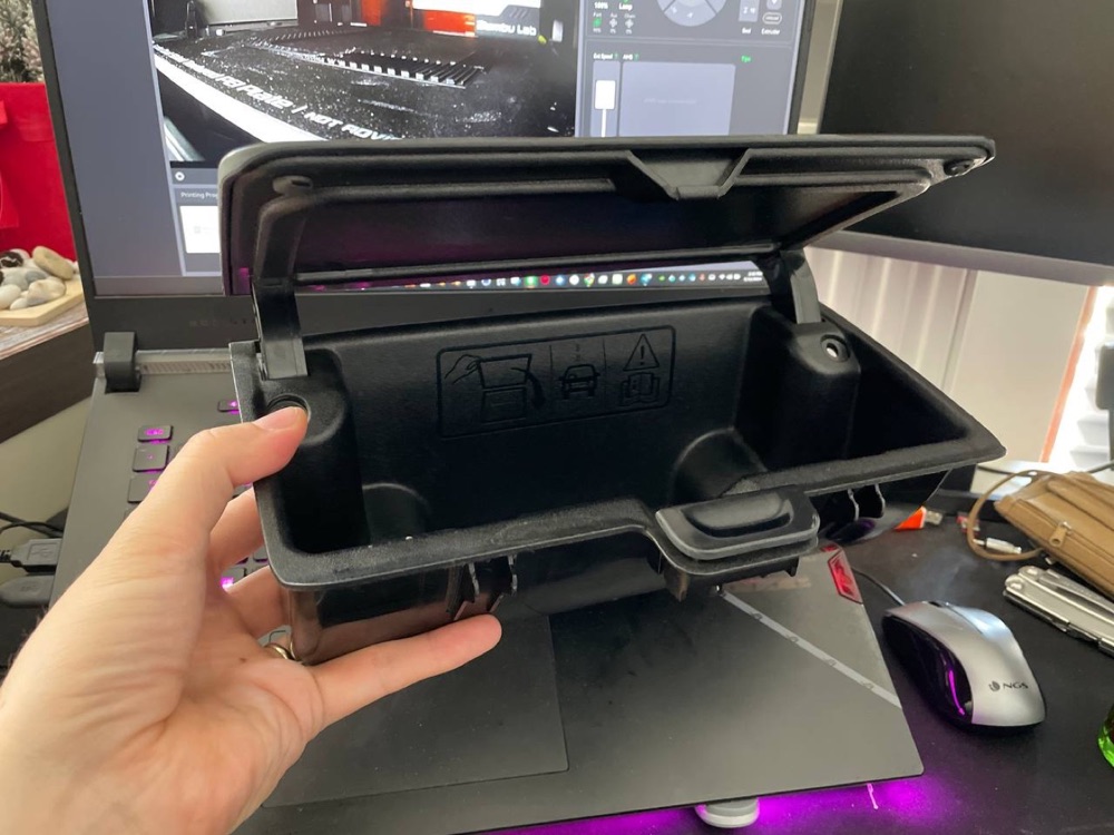 Ford Fusion Kaput Üstü Tablet Tutucu görsel 2