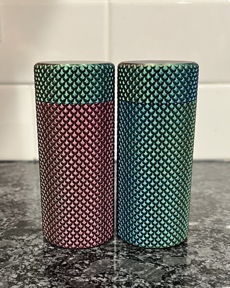 Tırtıllı Dönerek Kapanan Kutu Fidget (İç Dişli, Yerçekimiyle Oturan Kapak)