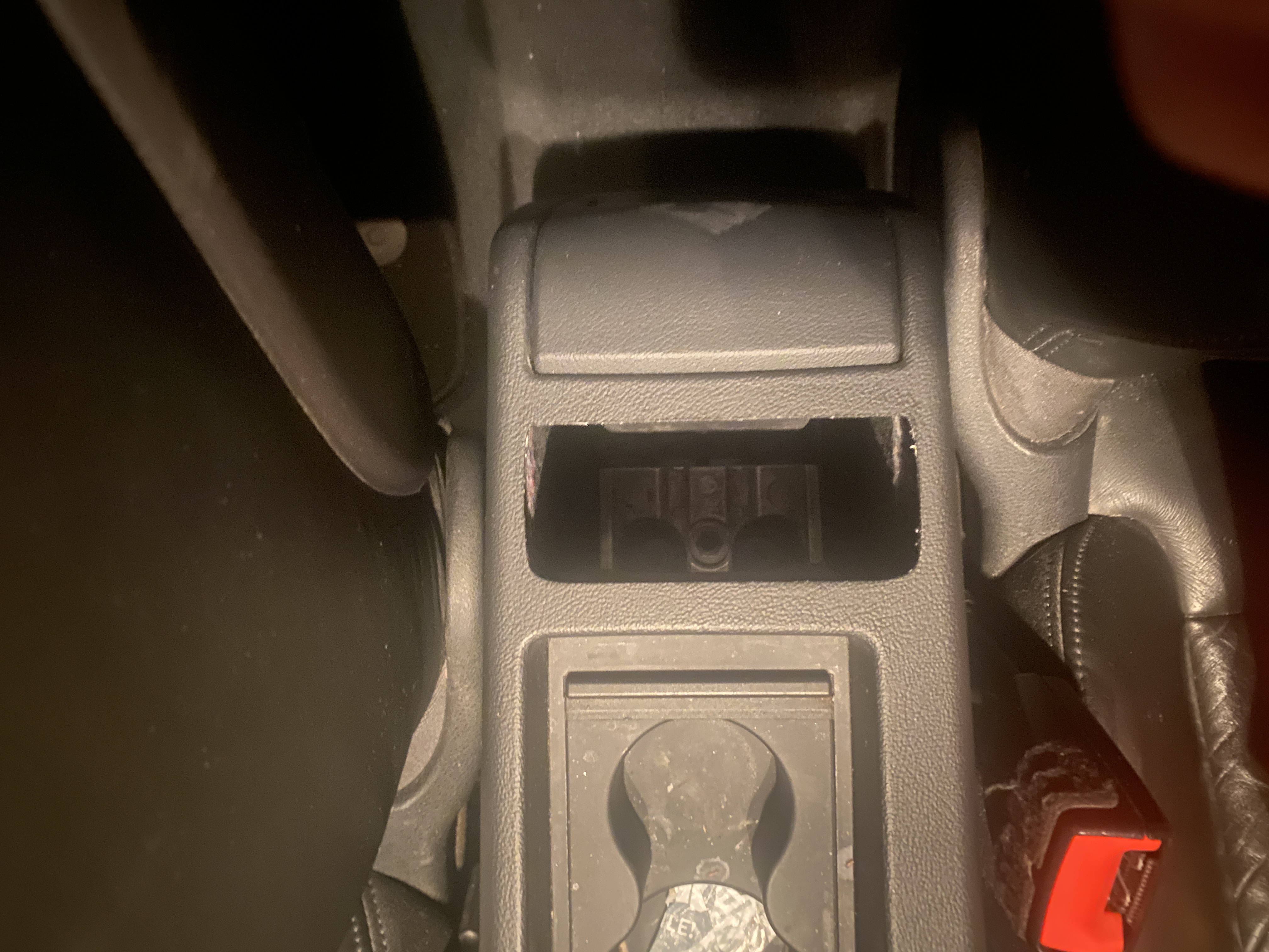 Audi A3 8P Sakız ve Bozuk Para Tutucusu görsel 2