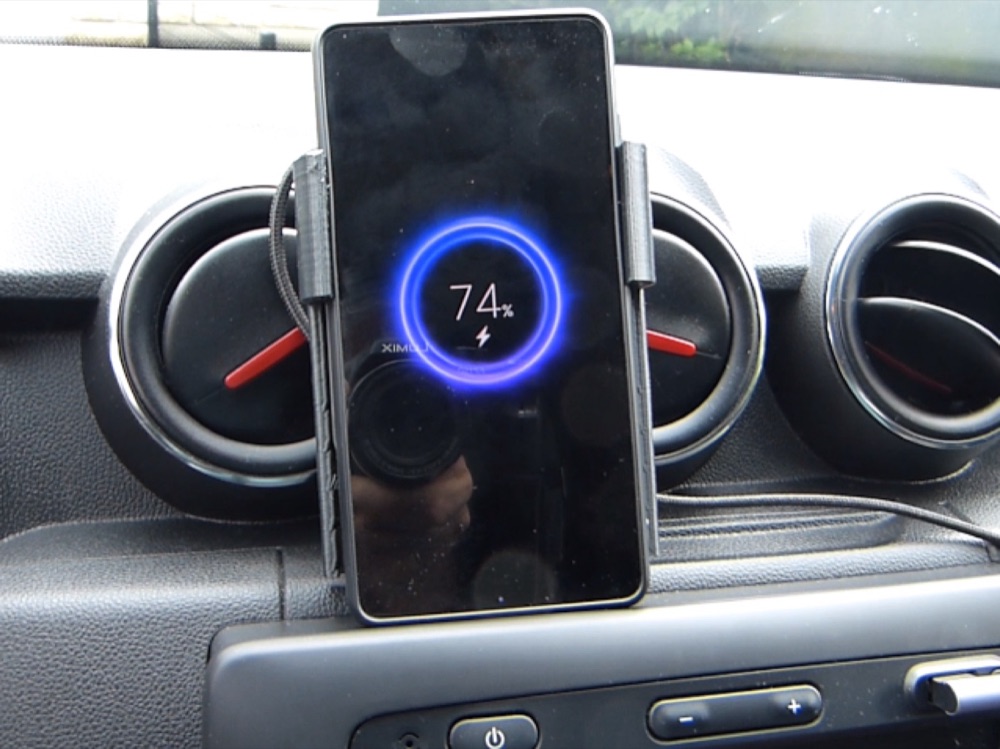 Dacia Duster kablosuz telefon şarjlı tutucu