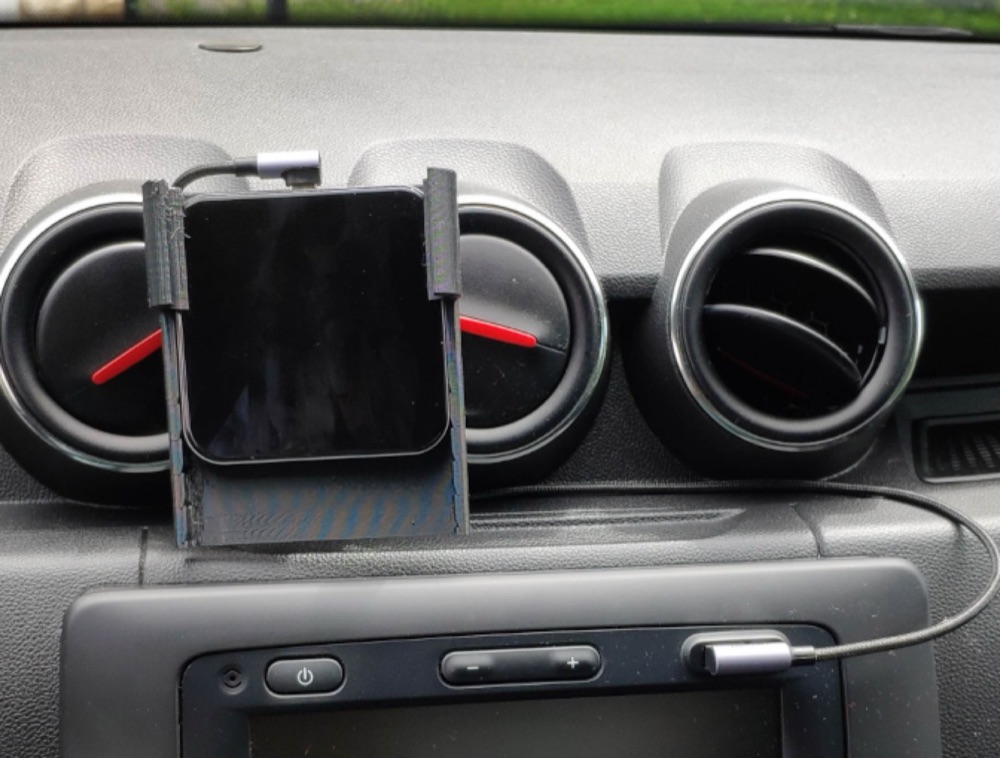 Dacia Duster kablosuz telefon şarjlı tutucu görsel 2