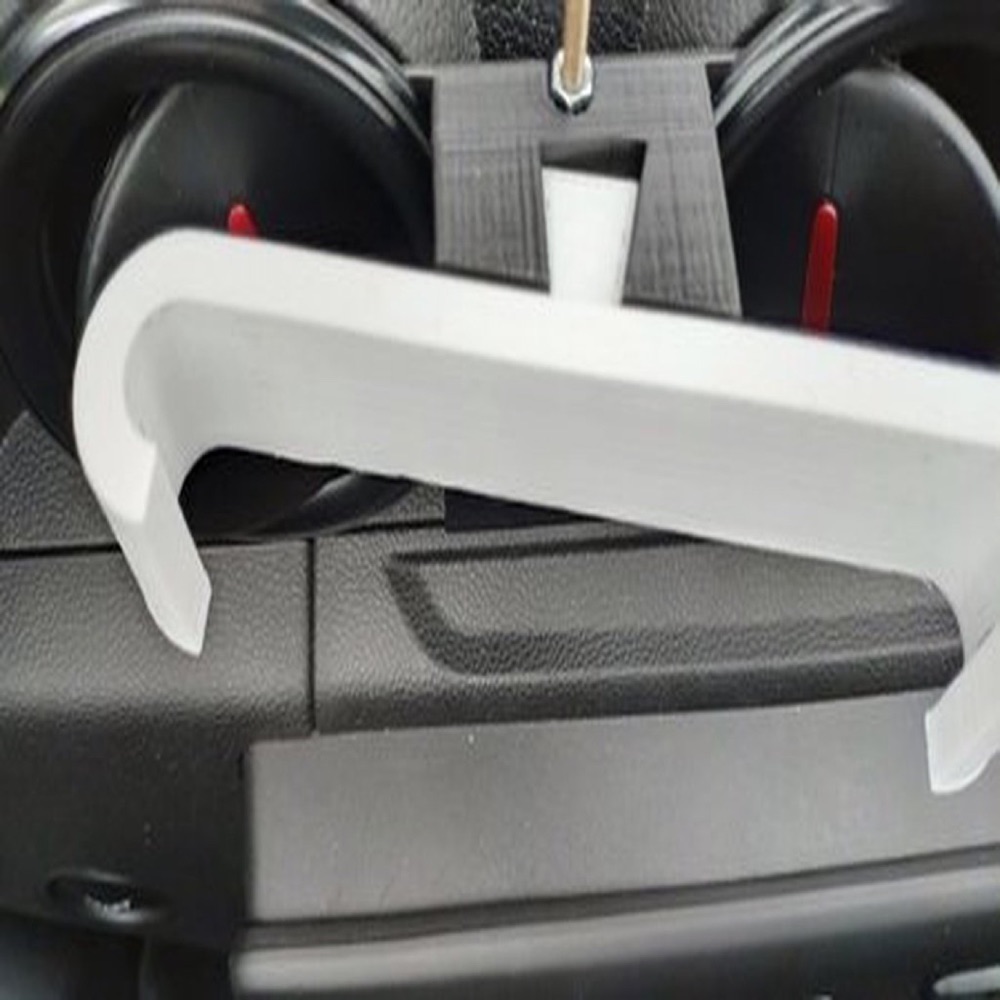 Dacia Duster gösterge paneli tablet tutucu görsel 3