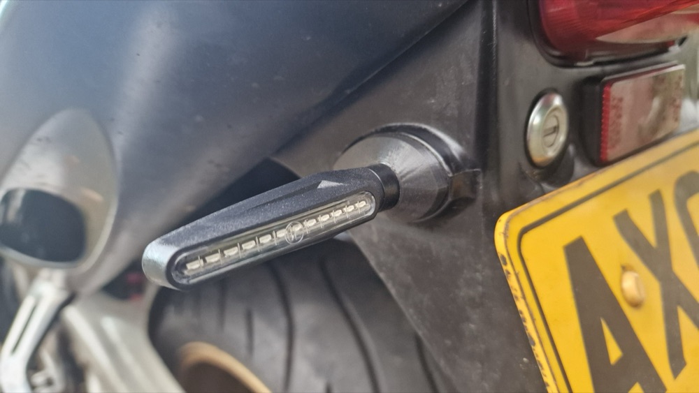Honda CBR1100XX Arka Sinyal Adaptörü