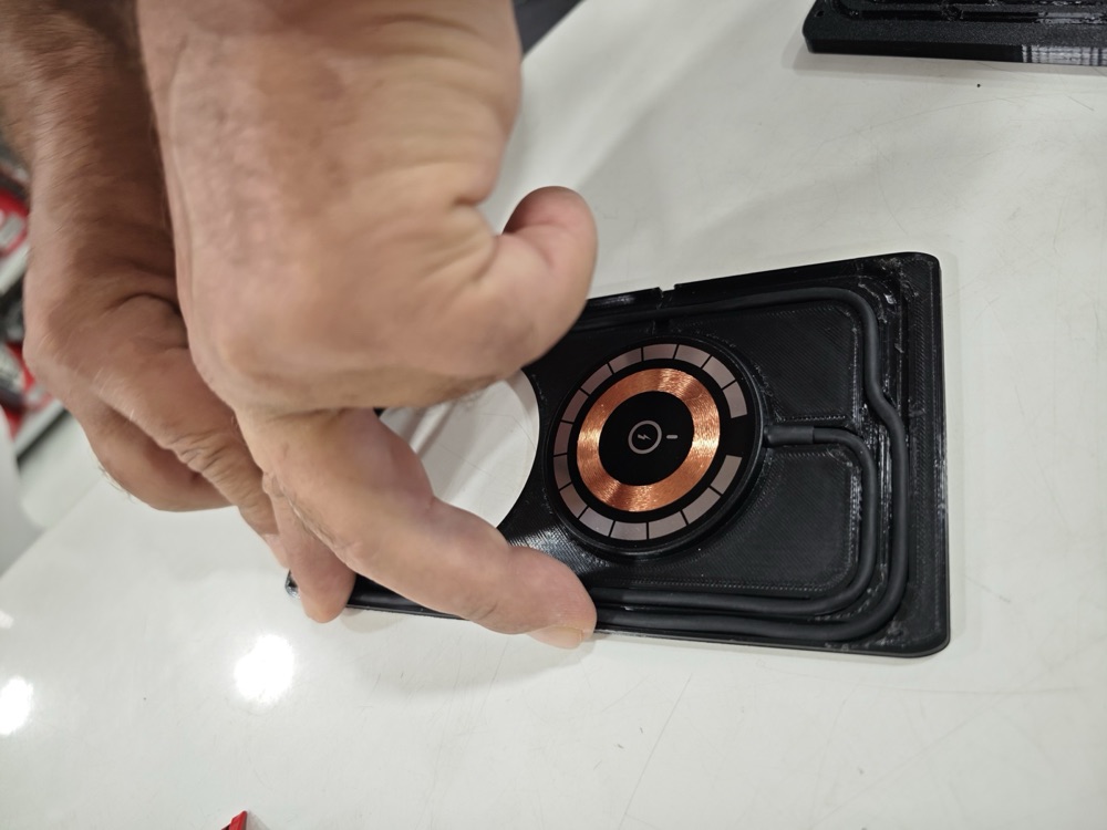 Lexus NX350h Xiaomi 14 Ultra Kablosuz Şarj Tutucu