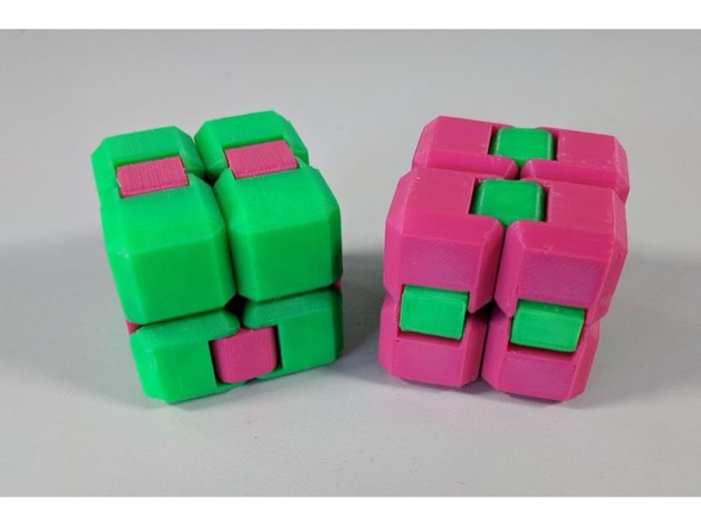 Sonsuz Küp Fidget Oyuncağı (Katlanıp Açılan Menteşeli Küp) görsel 3