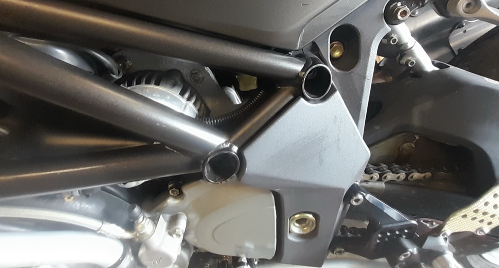 MV Agusta F4 Şasi Kapağı görsel 2