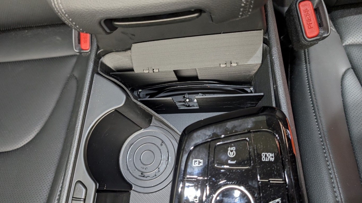 Kia Sportage Katlanır Kapaklı Bardaklık