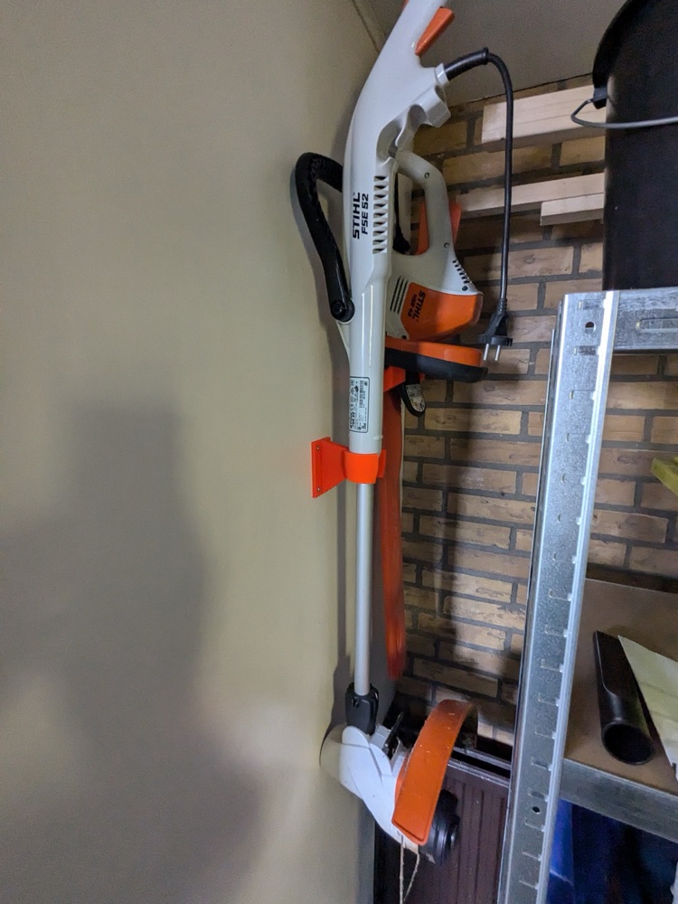 Stihl FSE 52 Tırpan Duvar Askısı görsel 2