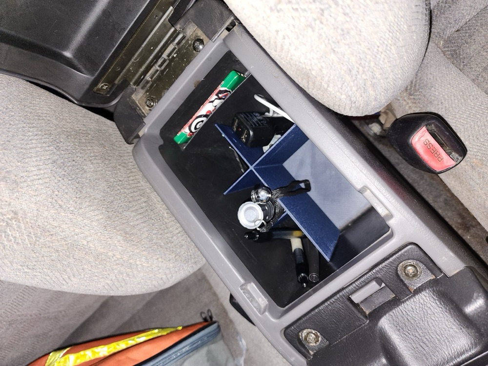 Subaru Legacy Orta Konsol Ayırıcı (2001) görsel 2
