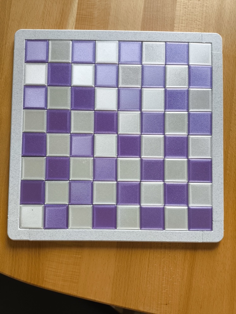 Orta Boy Satranç Tahtası (30 mm Kareli, Geçmeli Kenarlı, Sıkı ve Gevşek Geçme Seçenekli) görsel 3