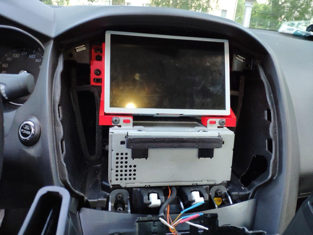 Ford Focus Sync 3 APIM Braketi