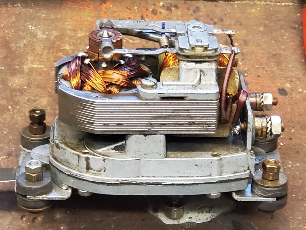 Citroën 2CV Silecek Motoru Fırça Yalıtım Parçası görsel 2