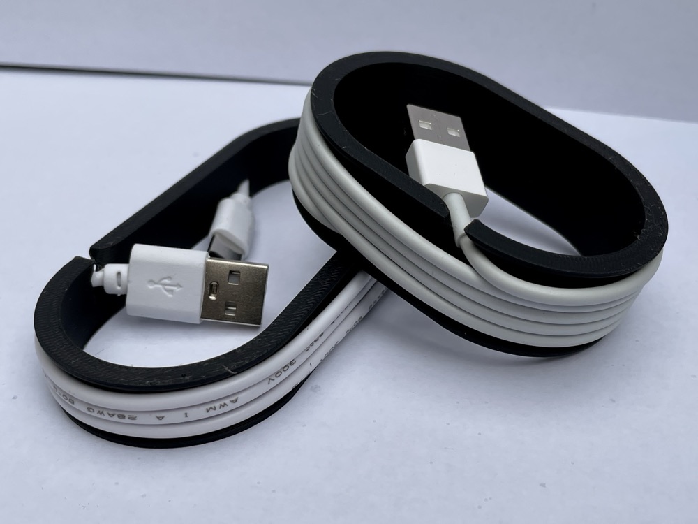 Ayarlı Kablo Sarma Halkası (1 m ve USB-C Kablo İçin)