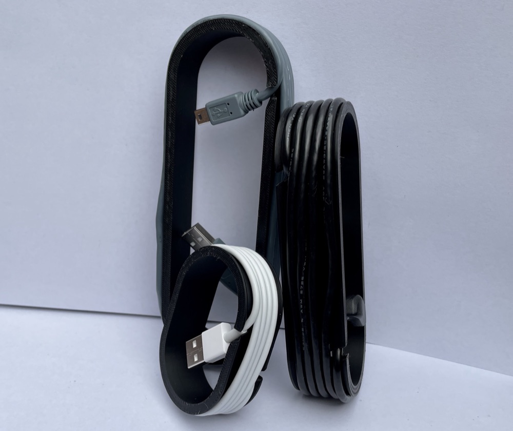 Ayarlı Kablo Sarma Halkası (1 m ve USB-C Kablo İçin) görsel 2