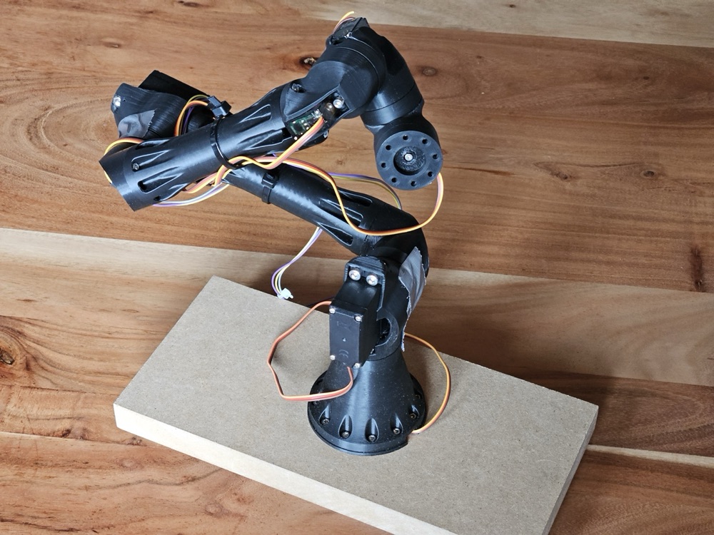 Modüler 6 Eksenli Robot Kol Seti (Servo Motorlu, Eğitim ve Deneme Amaçlı)