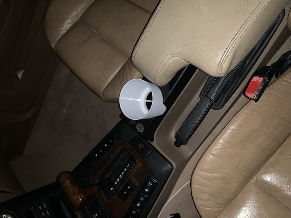 Bardaklık (BMW E36 325i Uyumlu)