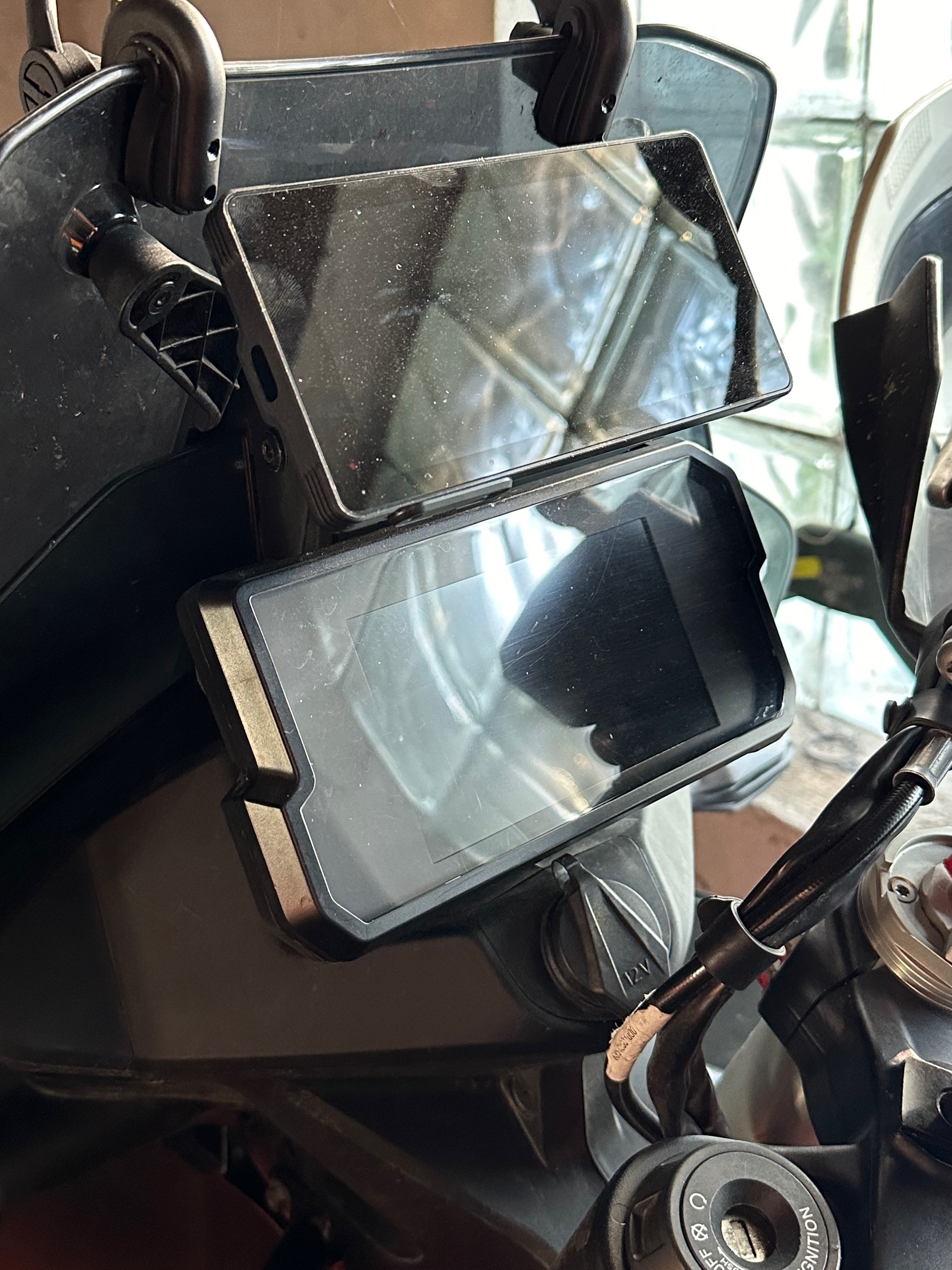 KTM 890 Adventure Interphone CarPlay Tutucu görsel 4