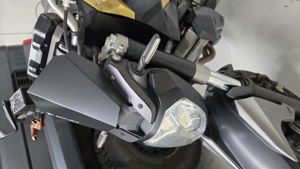 Yamaha MT-07 M10 Sinyal Adaptör Plakası Takımı