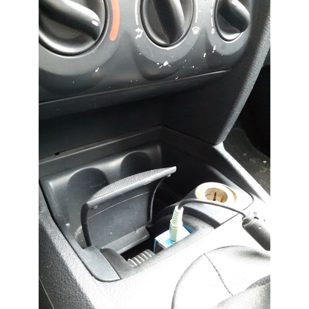 Renault Clio Aux Giriş Braketi görsel 3