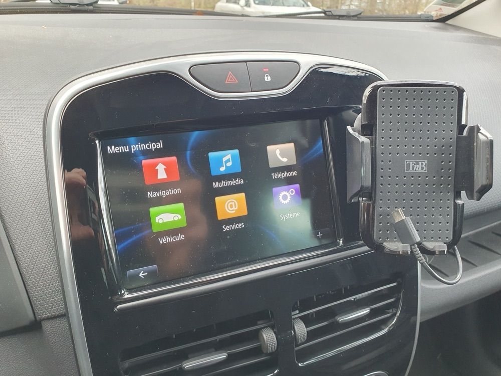 Renault Clio IV telefon tutucu