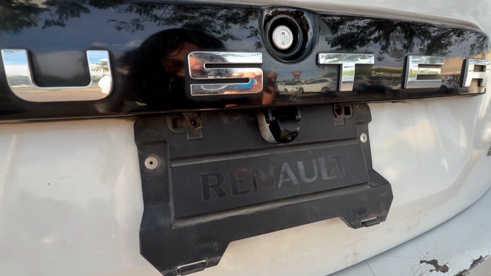 Renault Duster geri görüş kamerası braketi