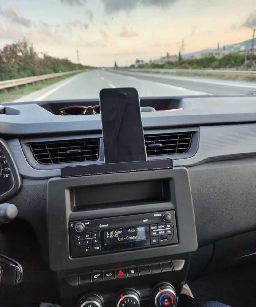 Renault Express telefon ve tablet tutucu görsel 3