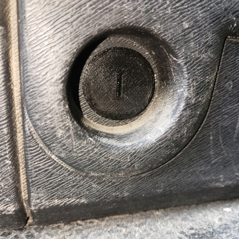Renault Kangoo Bagaj Plastik Kapak Somunu