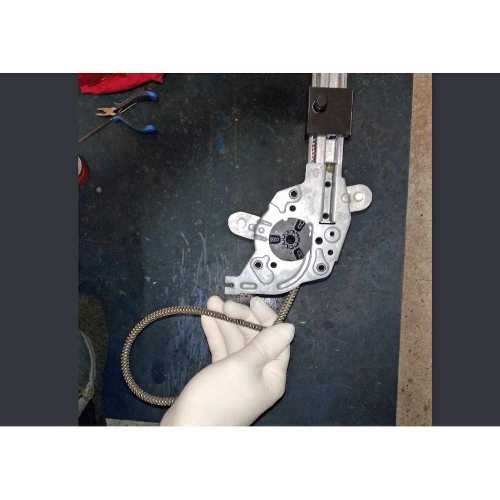 Renault Laguna 2 Arka Cam Kriko Sürgüsü görsel 3